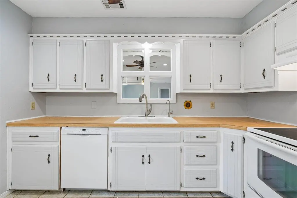 Photo 12 — 1658 County Road 1220, Tuttle, OK 73089