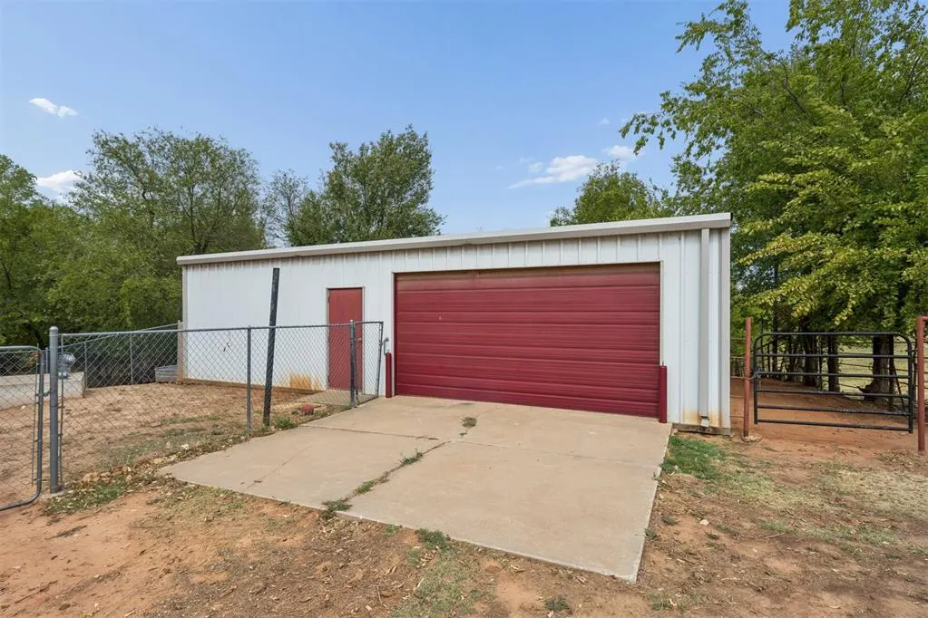 Photo 38 — 1658 County Road 1220, Tuttle, OK 73089