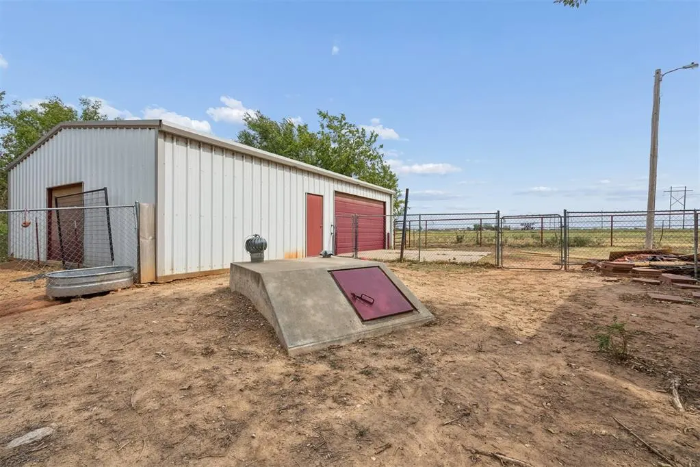 Photo 41 — 1658 County Road 1220, Tuttle, OK 73089