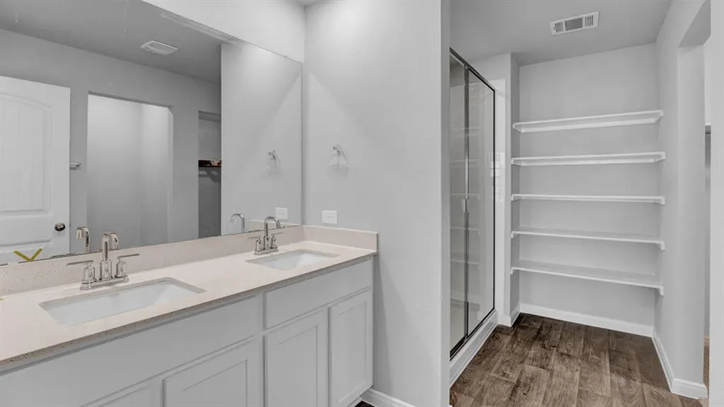 Photo 16 — 10325 Red Thistle Drive, Oklahoma City, OK 73131