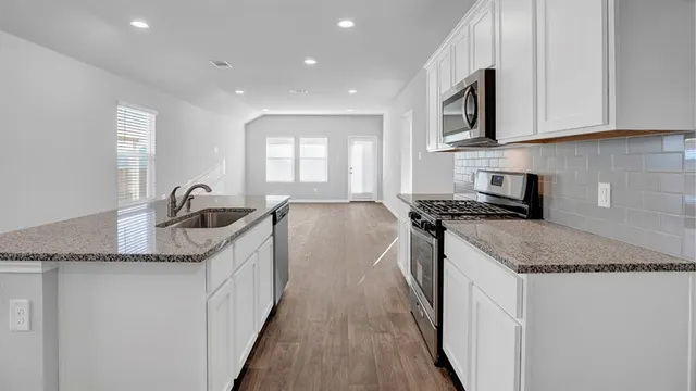 Photo 8 — 10316 Red Thistle Drive, Oklahoma City, OK 73131