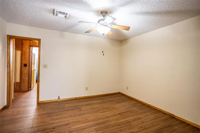 Photo 5 — 820 N Market Street, Cordell, OK 73632