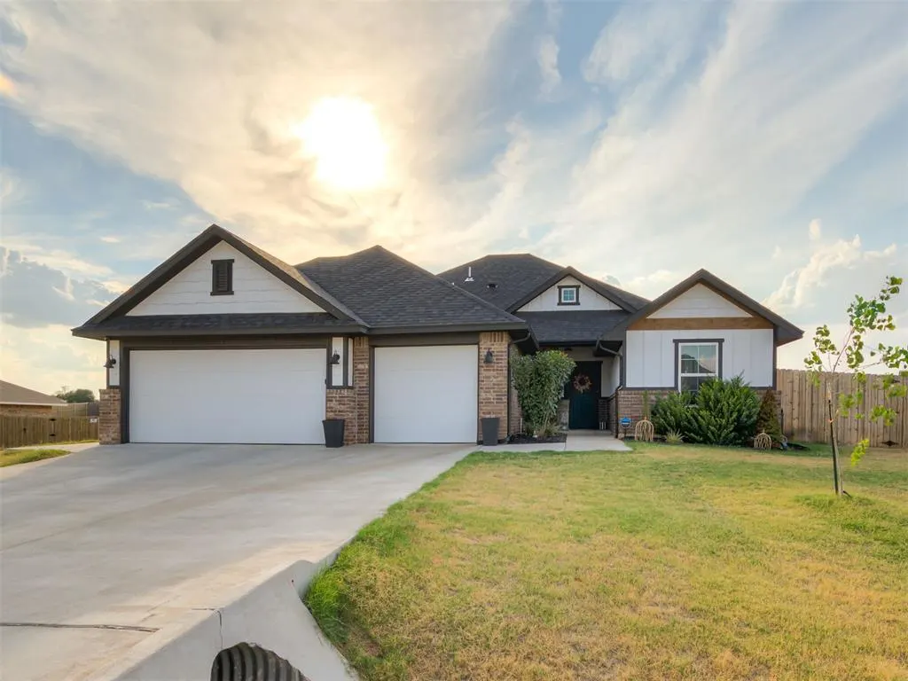Front exterior — 2777 Juneberry Lane, Newcastle, OK 73065
