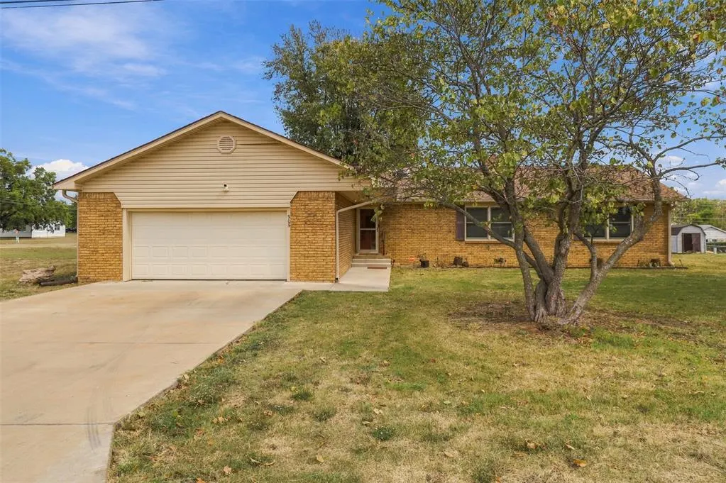 Front exterior — 505 S 4th Avenue, Stroud, OK 74079