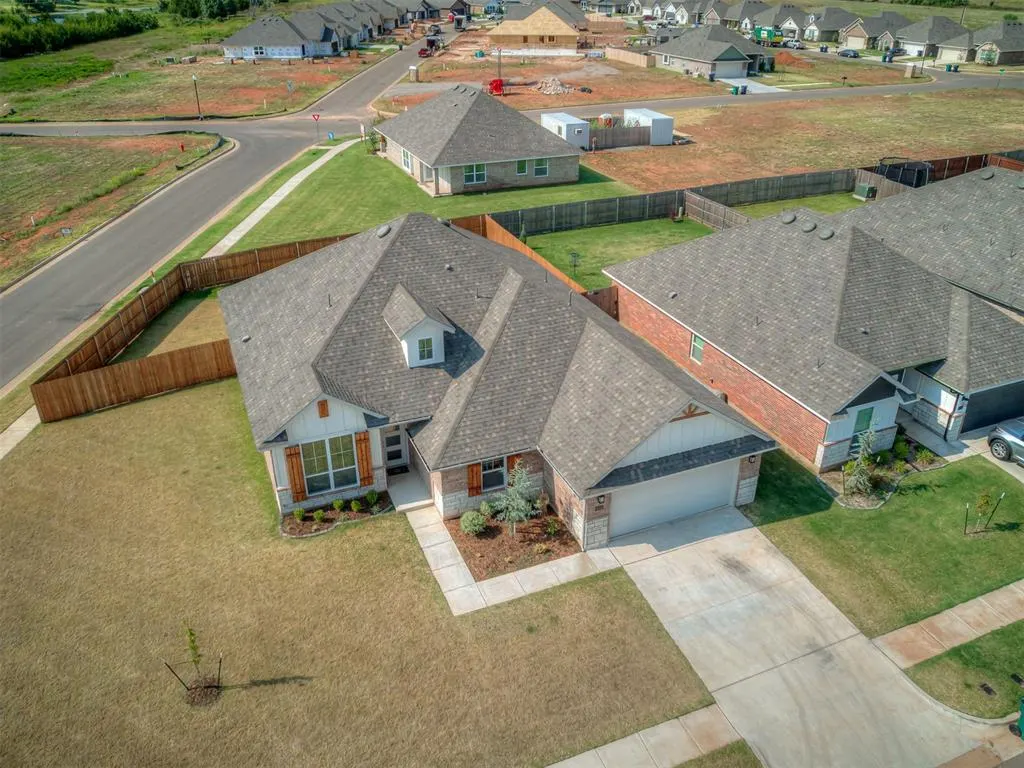 Photo 39 — 9300 NW 141st Street, Yukon, OK 73099