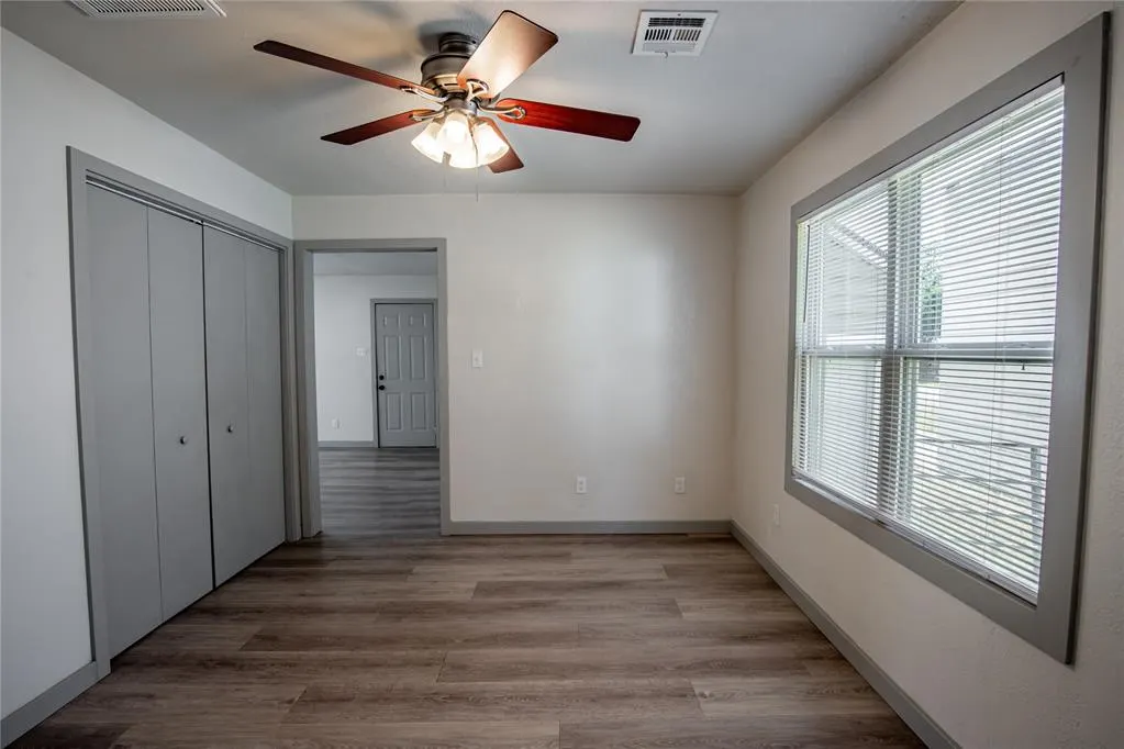 Photo 5 — 305 W Rickenbacker Drive, Midwest City, OK 73110