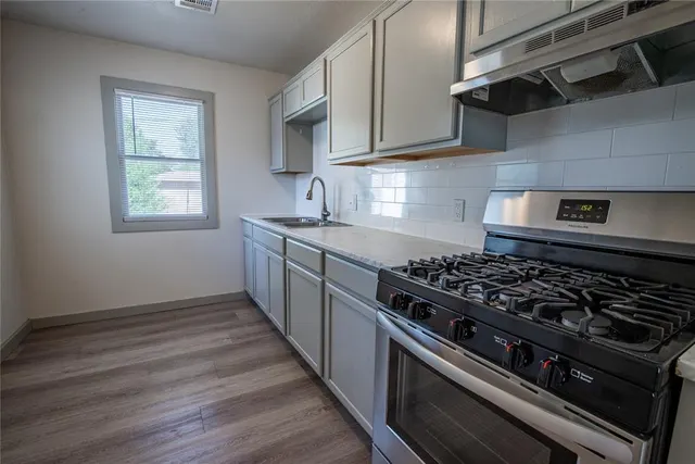 Photo 6 — 305 W Rickenbacker Drive, Midwest City, OK 73110