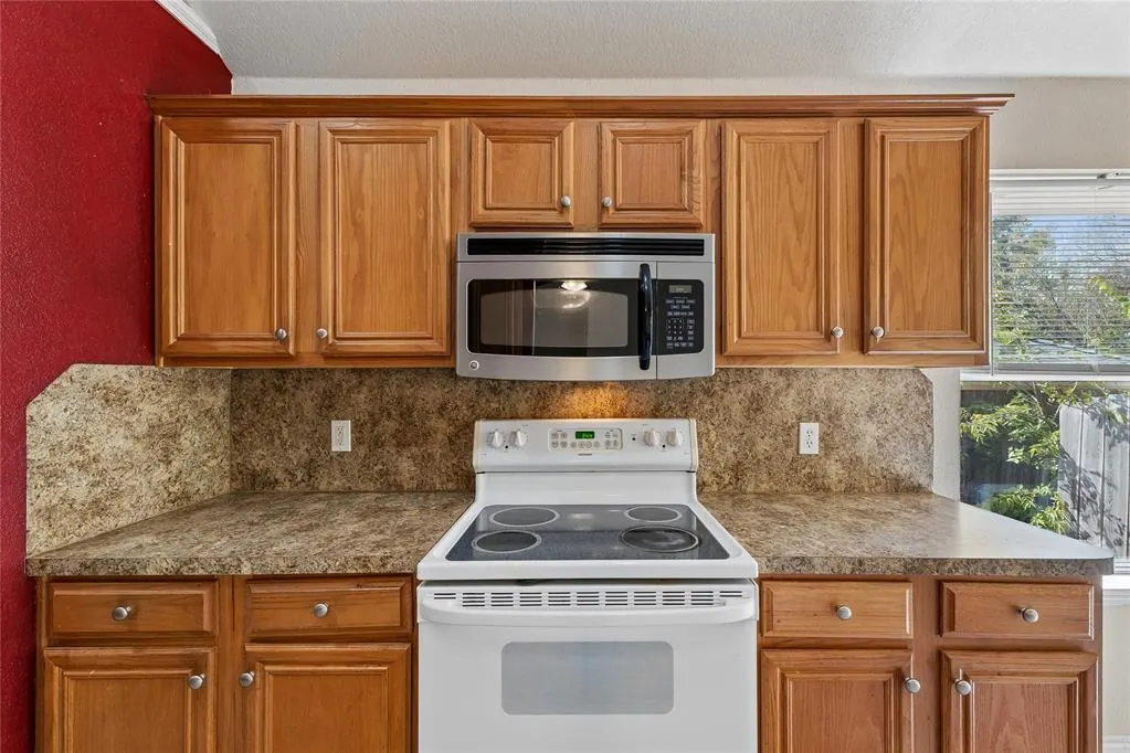 Photo 9 — 713 Cavecreek Street, Norman, OK 73071