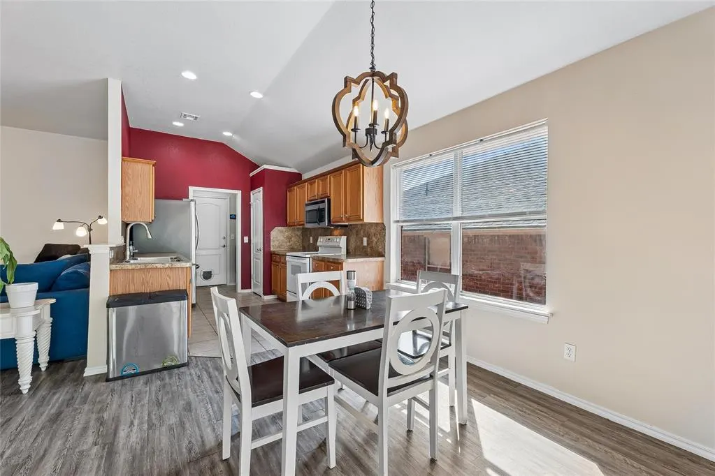 Photo 14 — 713 Cavecreek Street, Norman, OK 73071