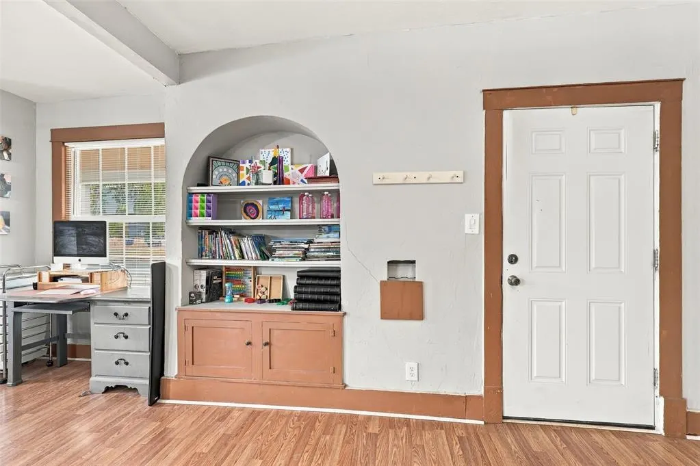 Photo 3 — 906 S Barker Avenue, El Reno, OK 73036