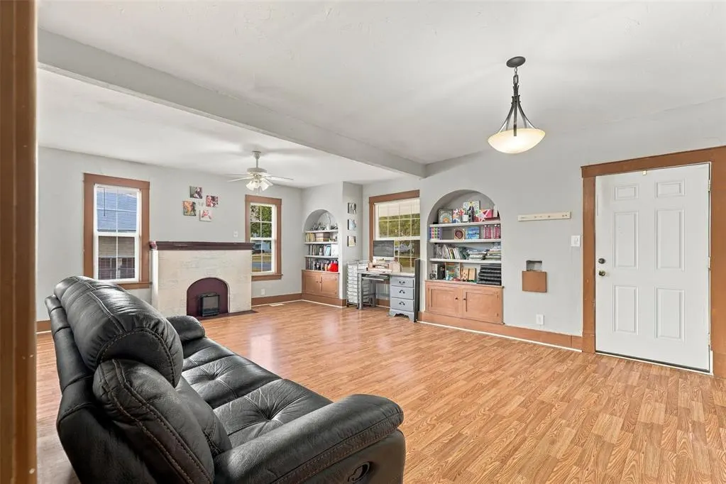Photo 5 — 906 S Barker Avenue, El Reno, OK 73036