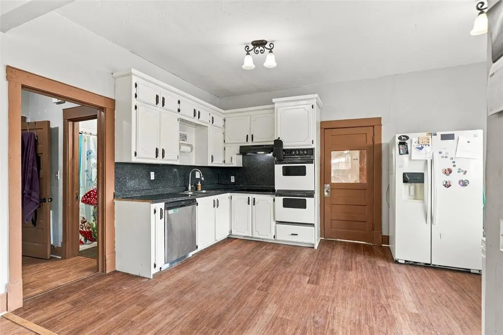 Photo 8 — 906 S Barker Avenue, El Reno, OK 73036