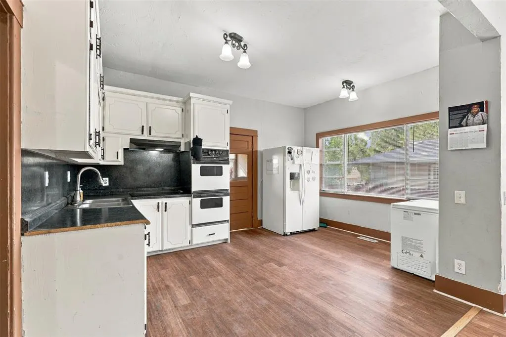 Photo 9 — 906 S Barker Avenue, El Reno, OK 73036
