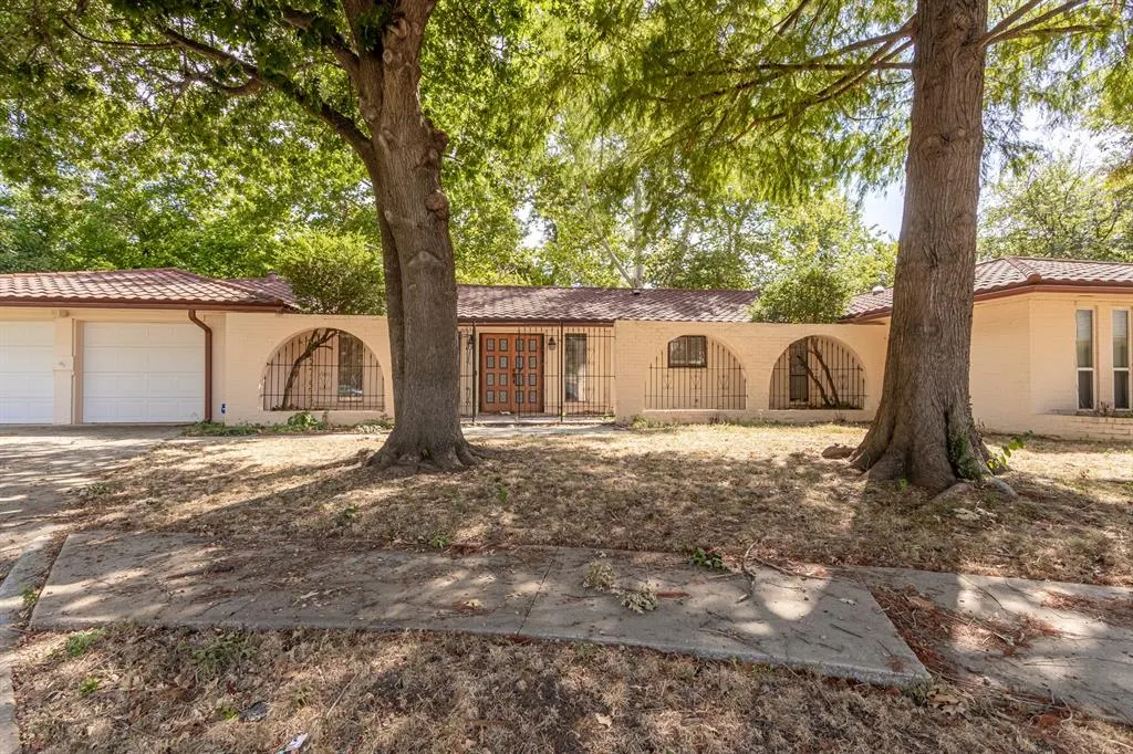Photo 2 — 419 George L Cross Court, Norman, OK 73069