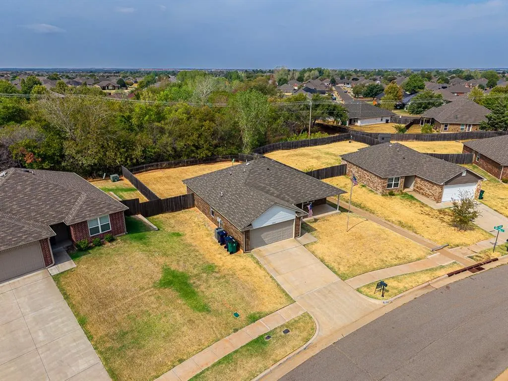 Photo 25 — 10017 Wessex Drive, Yukon, OK 73099