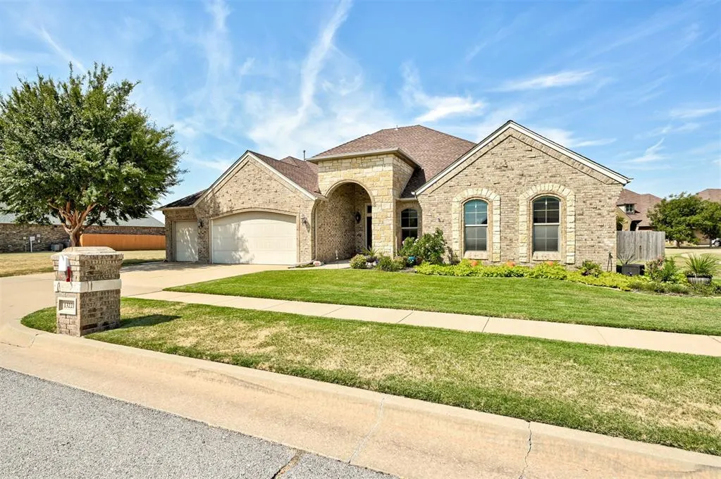 Photo 4 — 13221 Brampton Way, Yukon, OK 73099