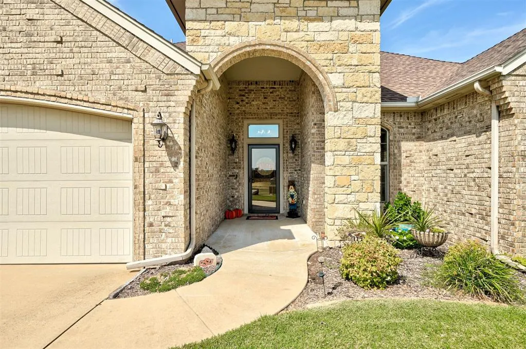 Photo 5 — 13221 Brampton Way, Yukon, OK 73099