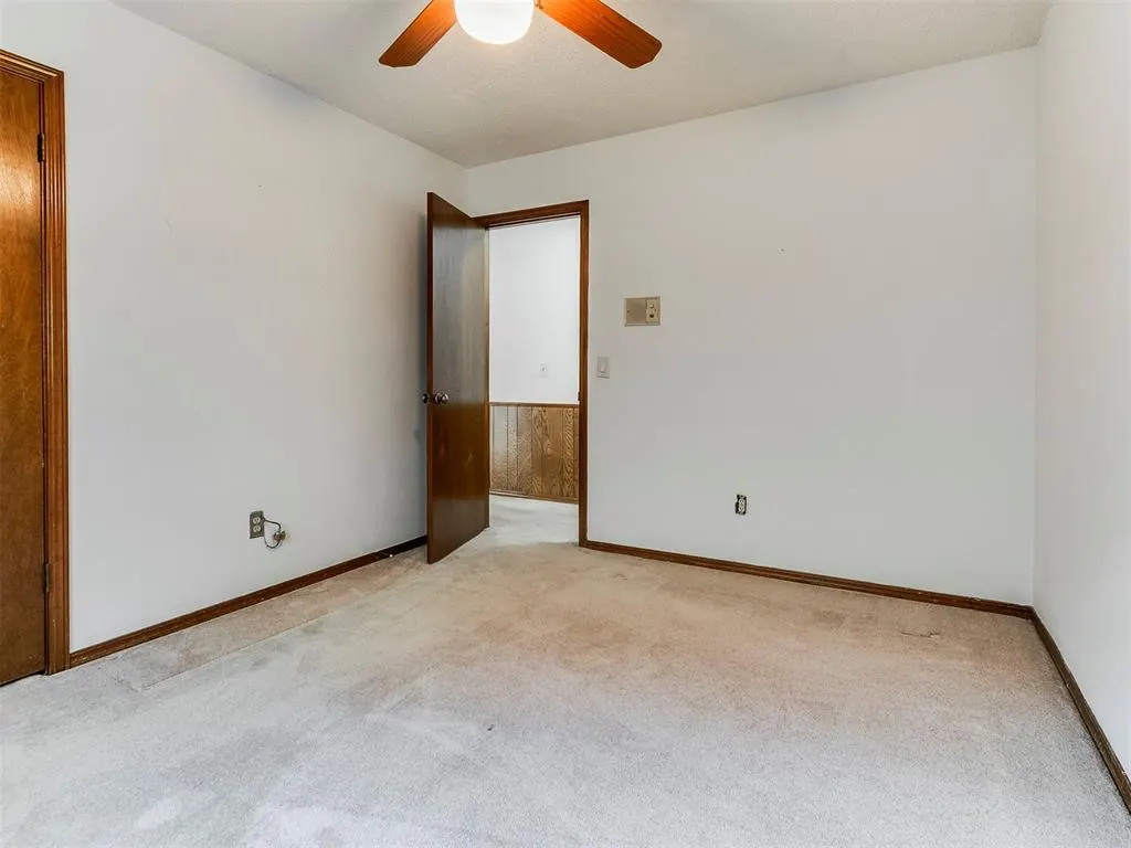 Photo 9 — 709 Wood Crest Street, Moore, OK 73160