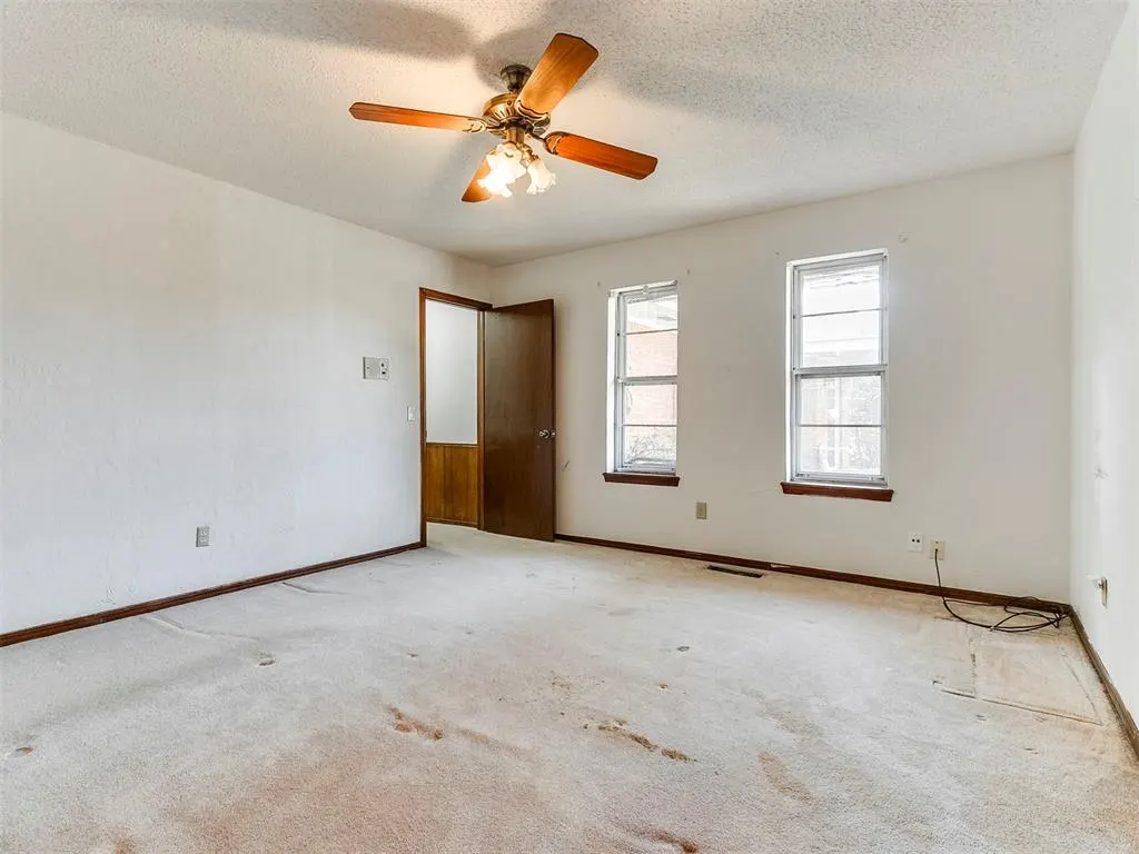 Photo 13 — 709 Wood Crest Street, Moore, OK 73160