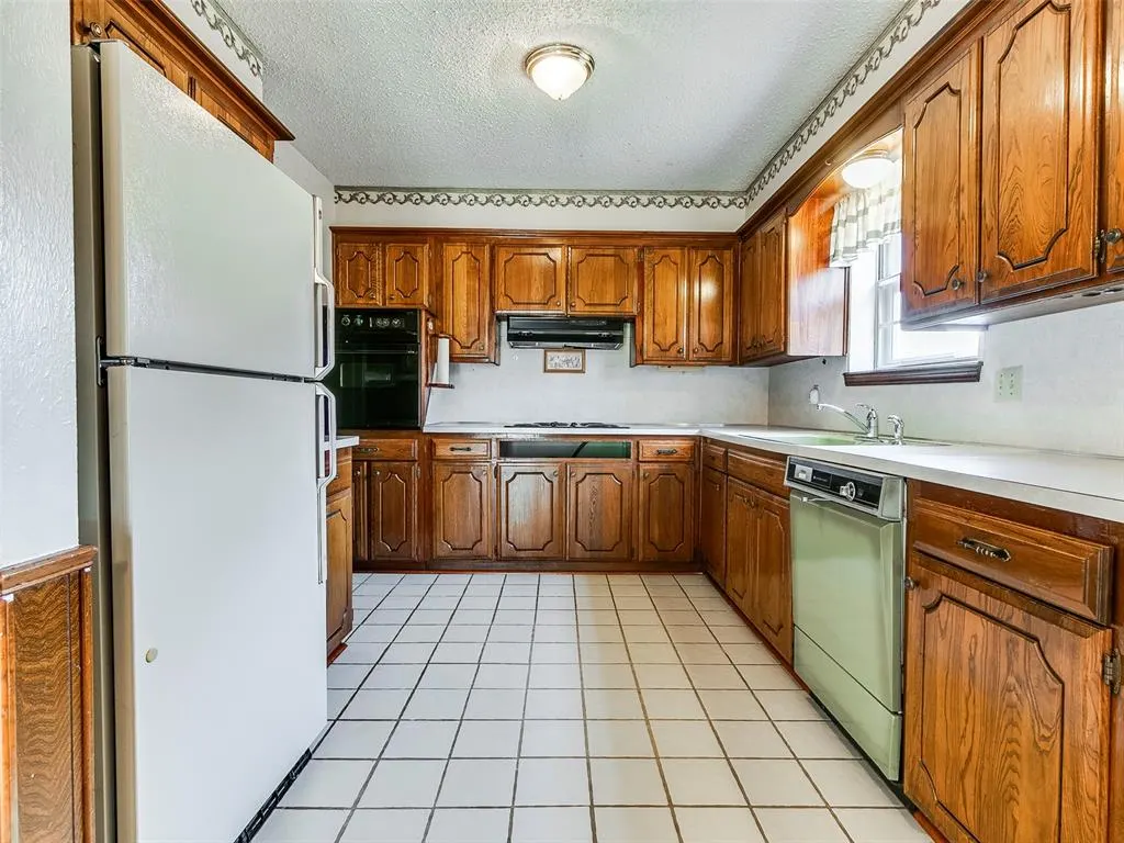Photo 24 — 709 Wood Crest Street, Moore, OK 73160
