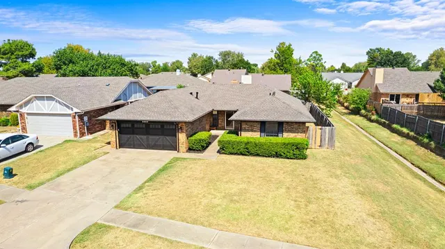 Photo 3 — 2809 Appaloosa Trail, Edmond, OK 73012