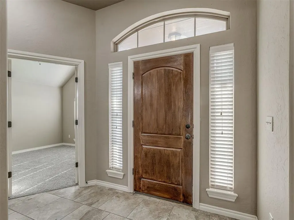 Photo 4 — 529 Whispering Oaks Boulevard, Moore, OK 73160