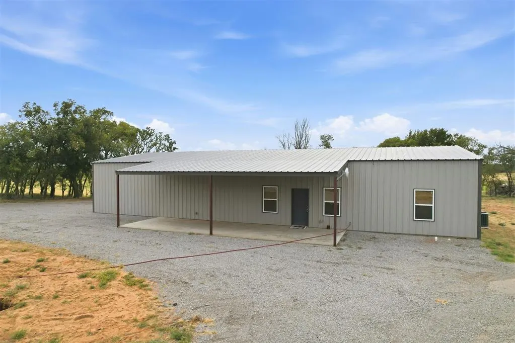 Photo 2 — 14721 HWY 44A, Lone Wolf, OK 73655