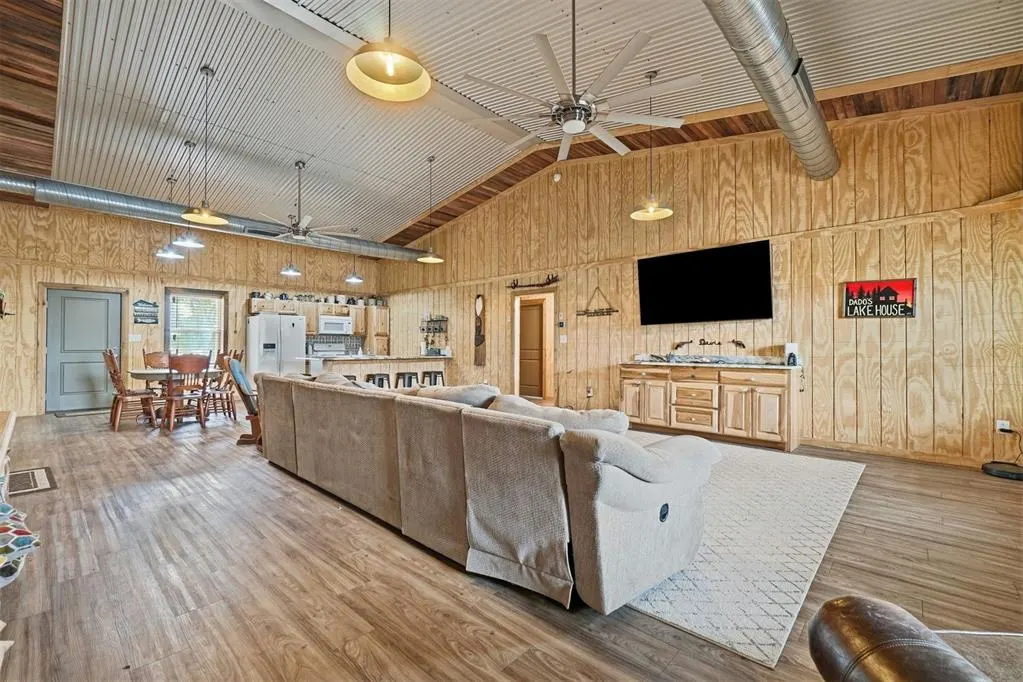 Photo 3 — 14721 HWY 44A, Lone Wolf, OK 73655