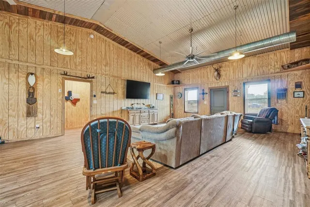 Photo 7 — 14721 HWY 44A, Lone Wolf, OK 73655