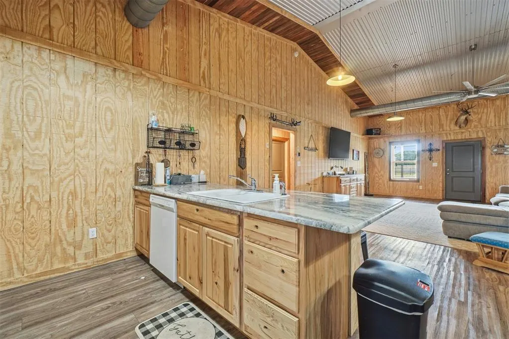 Photo 10 — 14721 HWY 44A, Lone Wolf, OK 73655