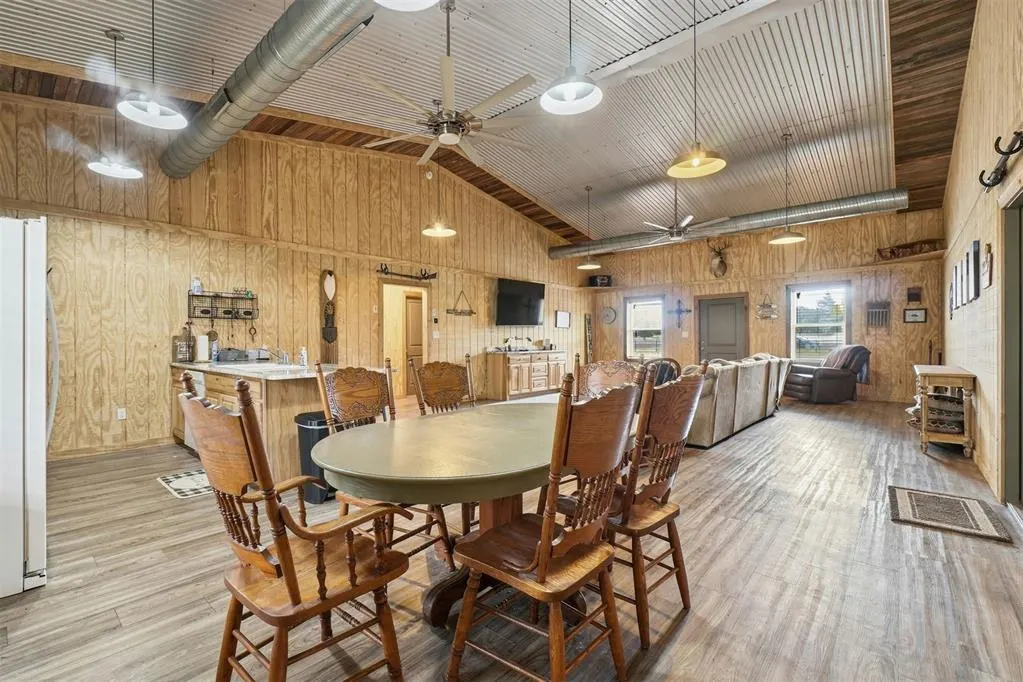 Photo 14 — 14721 HWY 44A, Lone Wolf, OK 73655