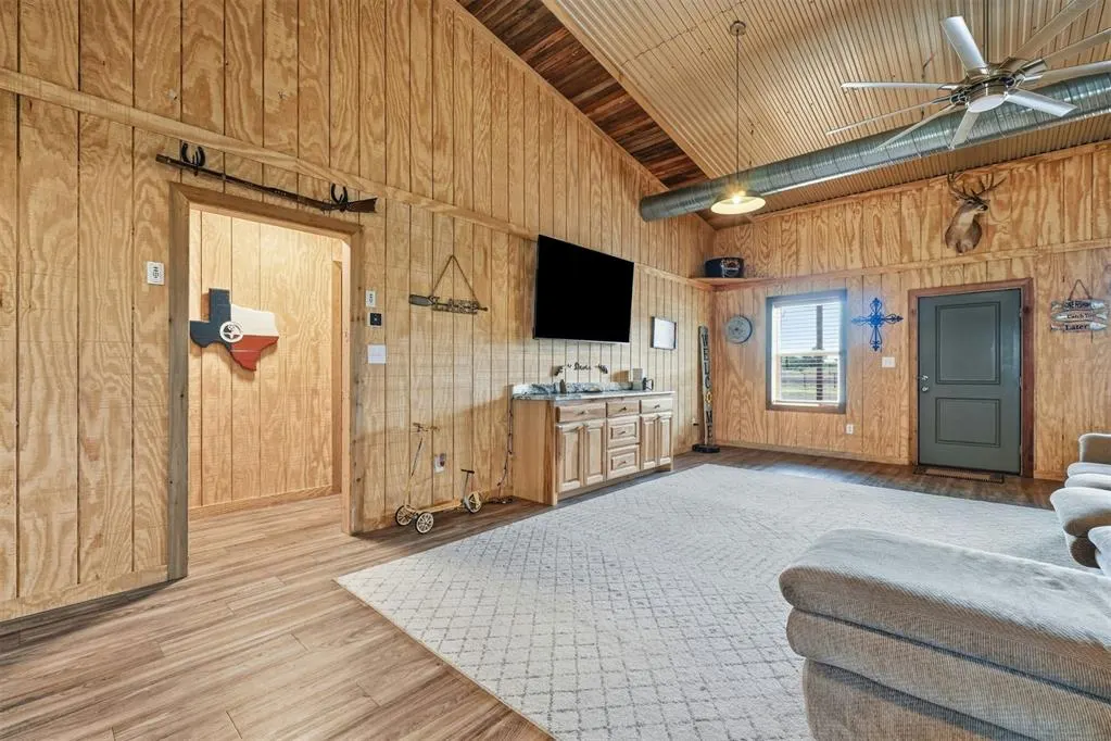 Photo 16 — 14721 HWY 44A, Lone Wolf, OK 73655
