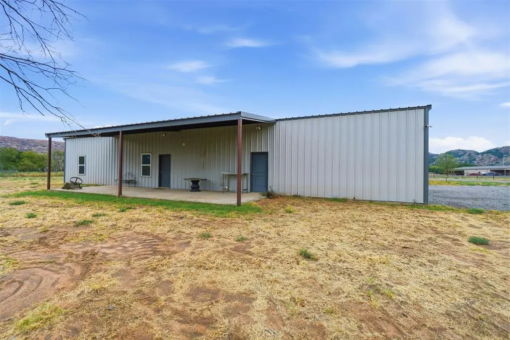 Photo 37 — 14721 HWY 44A, Lone Wolf, OK 73655