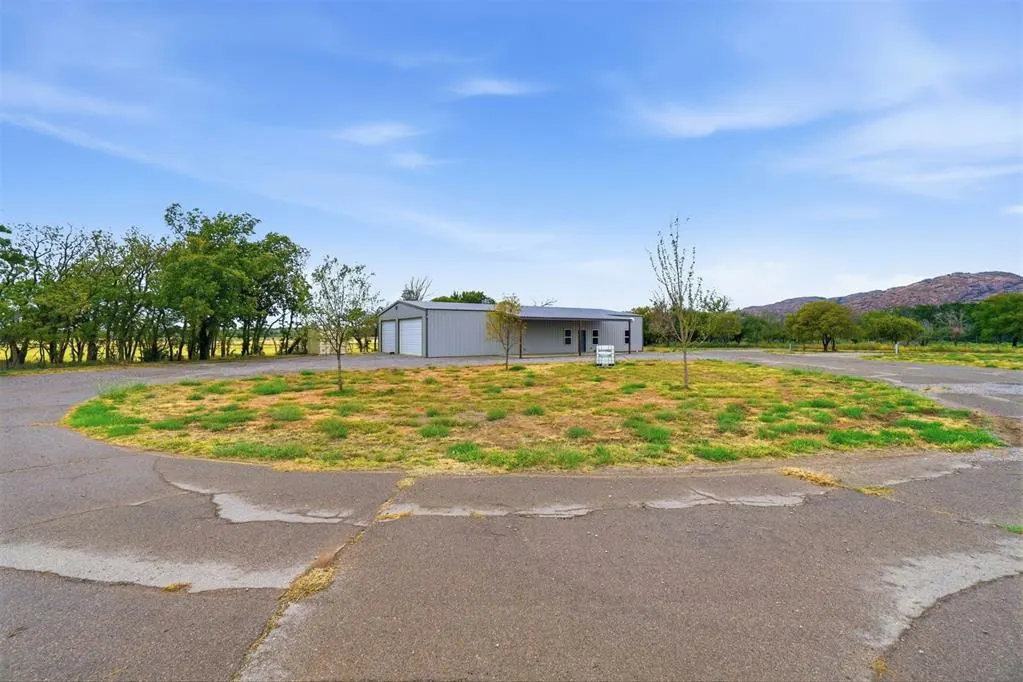 Photo 39 — 14721 HWY 44A, Lone Wolf, OK 73655