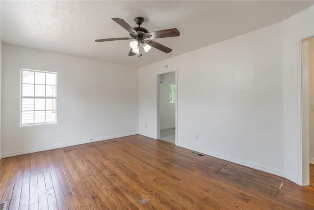 Photo 2 — 514 E Rickenbacker Drive, Midwest City, OK 73110