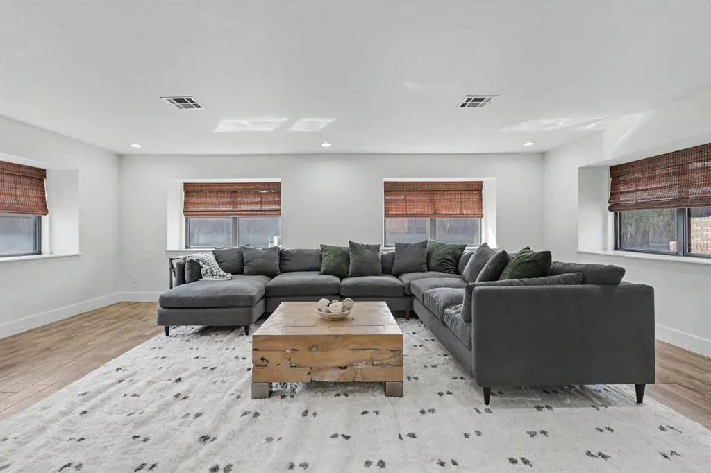 Photo 5 — 3205 N Forest Park Drive, Oklahoma City, OK 73121