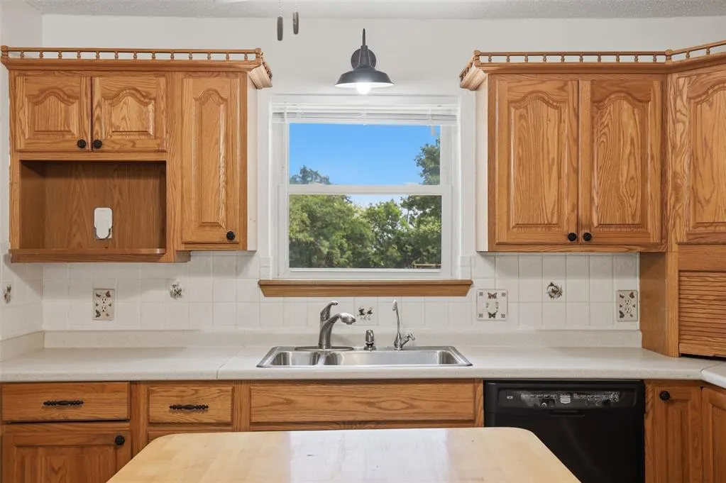 Photo 14 — 103 Skyline Hills, Perry, OK 73077