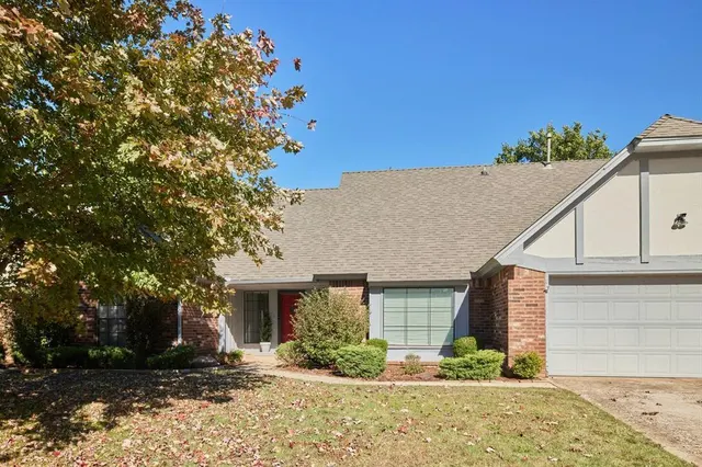 Photo 2 — 2011 Trailview Court, Norman, OK 73072