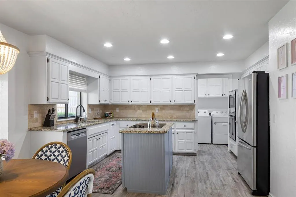 Photo 9 — 2011 Trailview Court, Norman, OK 73072