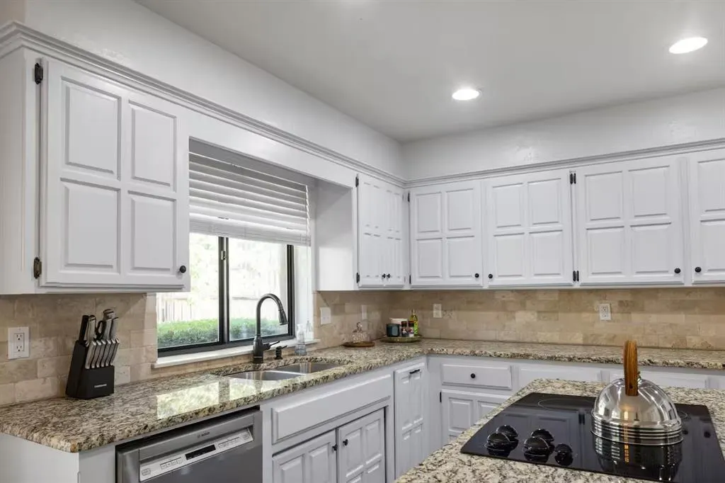Photo 10 — 2011 Trailview Court, Norman, OK 73072