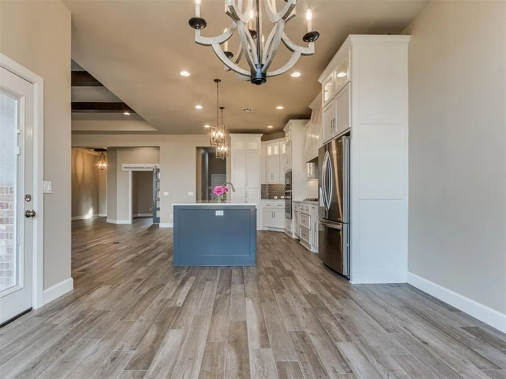 Photo 12 — 3909 Carmona Lakes Drive, Oklahoma City, OK 73160