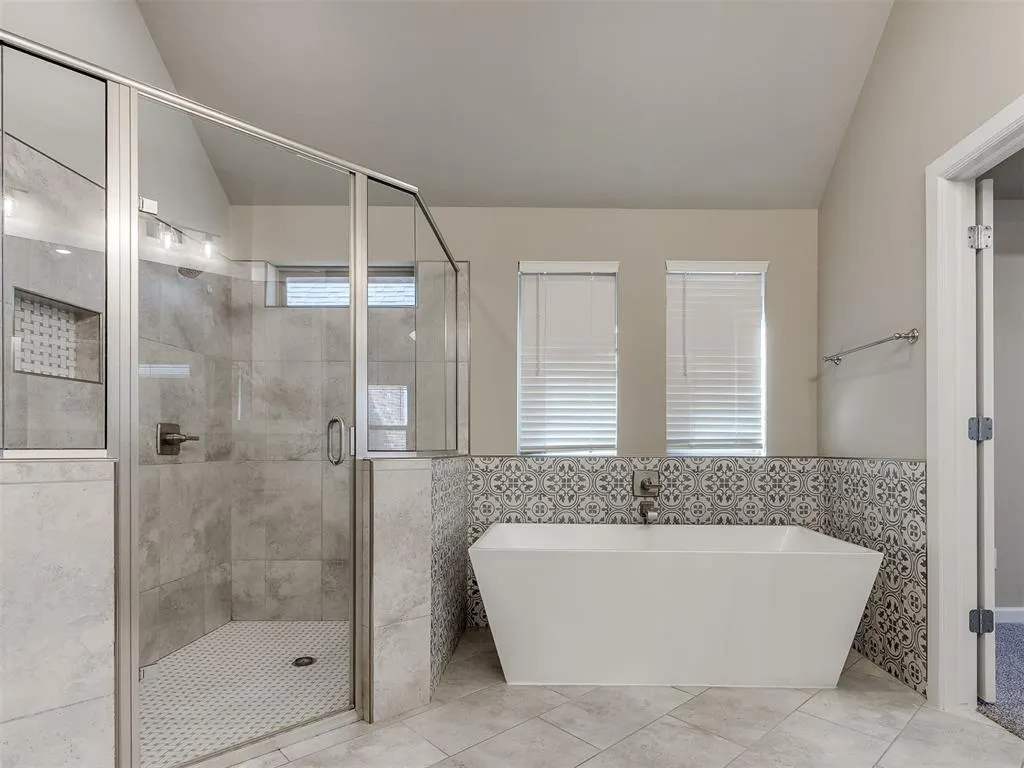 Photo 21 — 3909 Carmona Lakes Drive, Oklahoma City, OK 73160