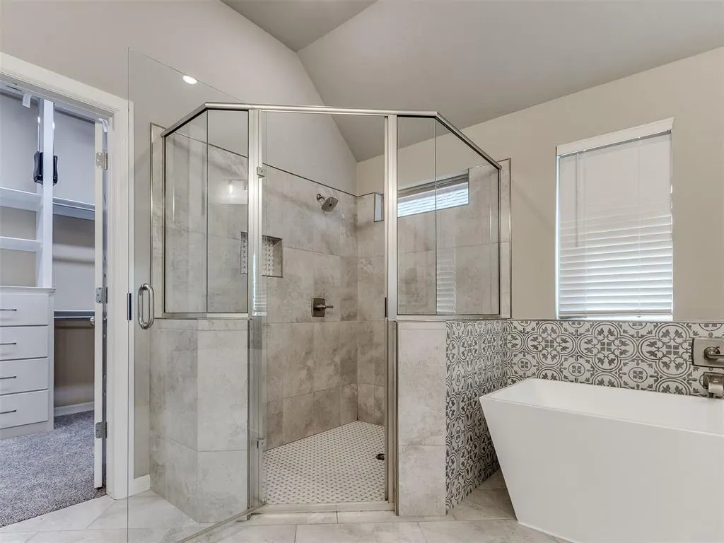 Photo 23 — 3909 Carmona Lakes Drive, Oklahoma City, OK 73160