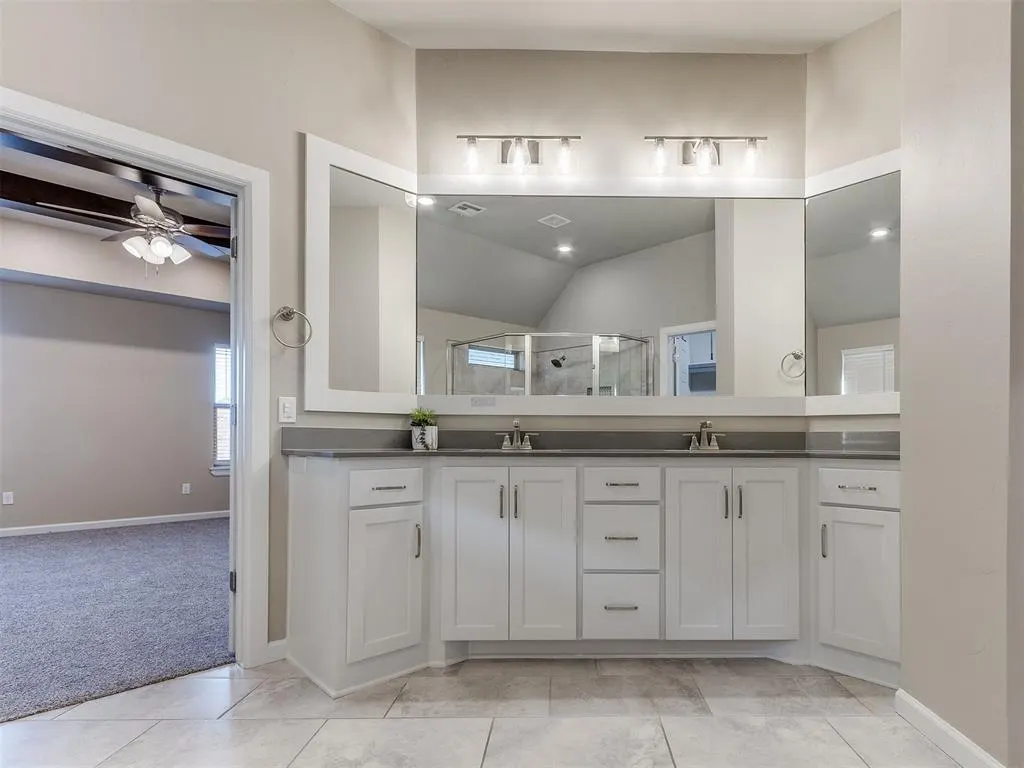 Photo 24 — 3909 Carmona Lakes Drive, Oklahoma City, OK 73160