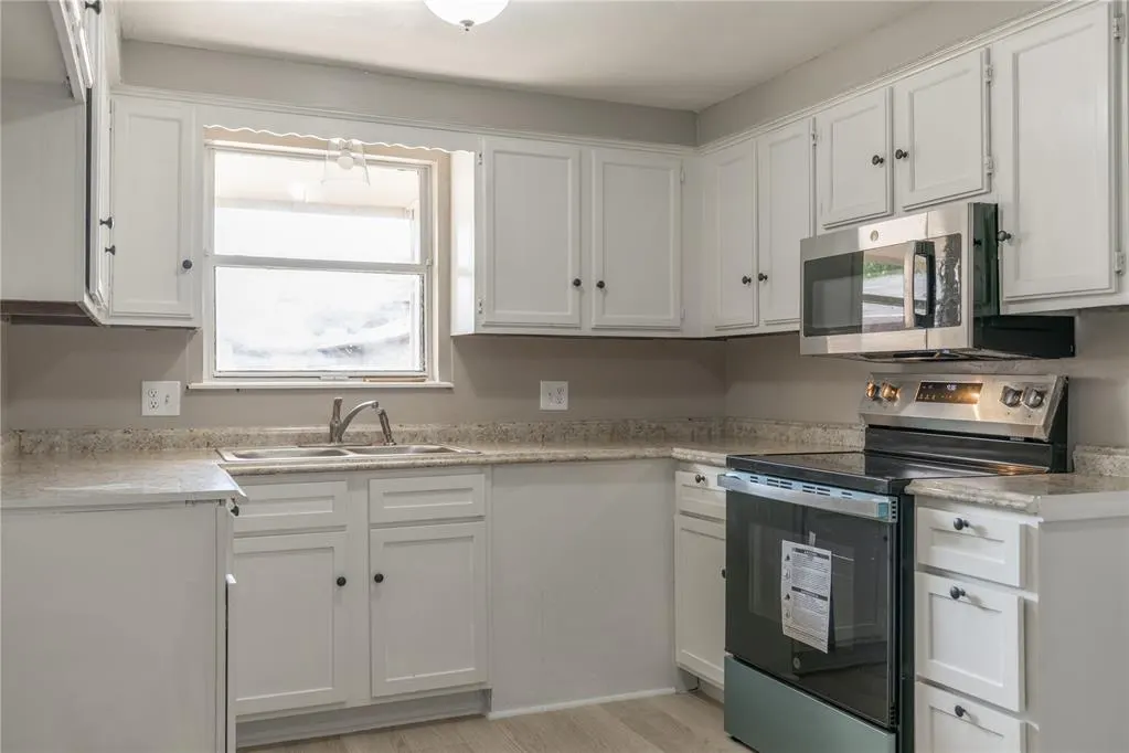 Photo 10 — 203 Windsor Way, Midwest City, OK 73110