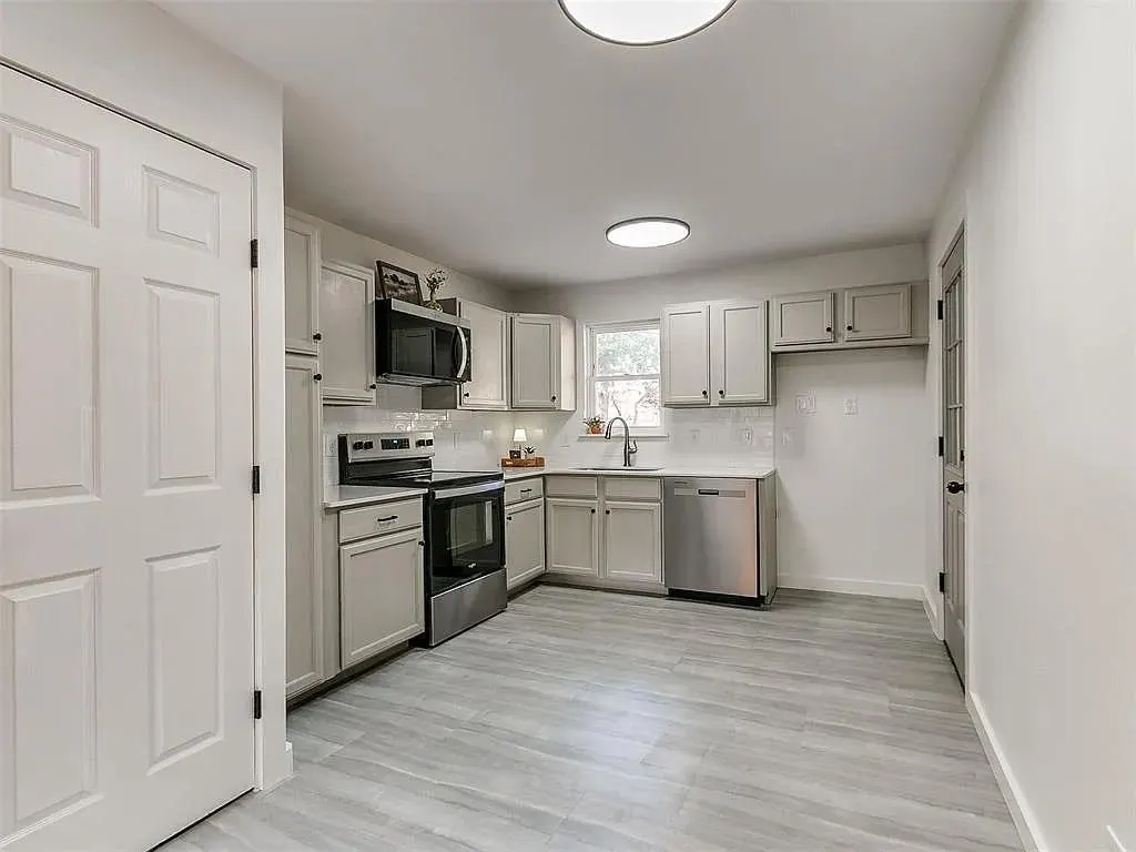 Photo 7 — 1510 Bedford Lane, Norman, OK 73072