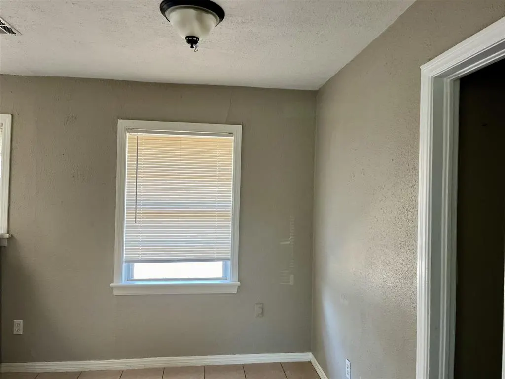 Photo 9 — 3029 W Fairfield Avenue, Oklahoma City, OK 73116