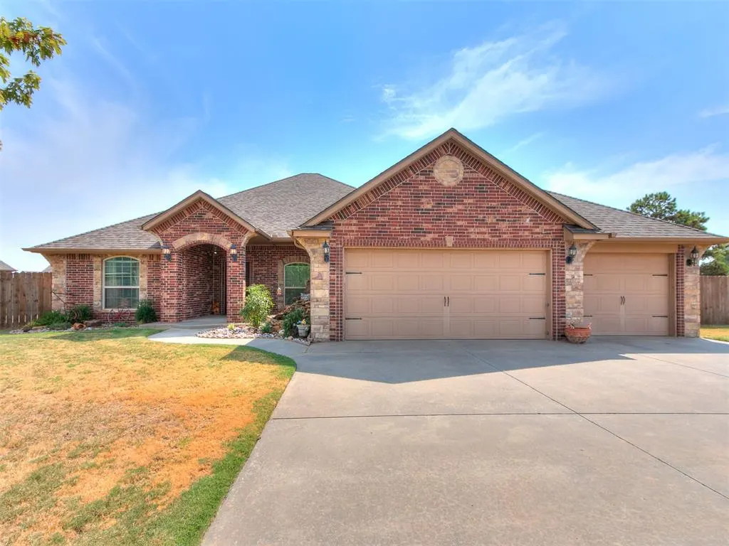 Photo 2 — 1670 Meadow Creek Circle, Newcastle, OK 73065