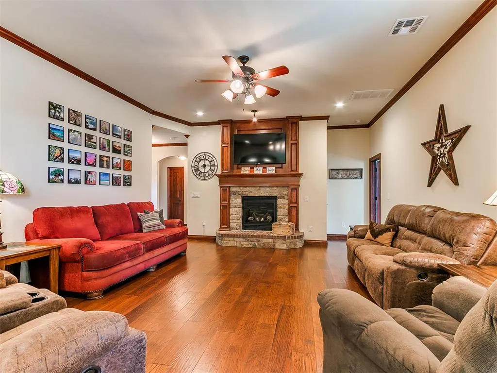 Photo 8 — 1670 Meadow Creek Circle, Newcastle, OK 73065