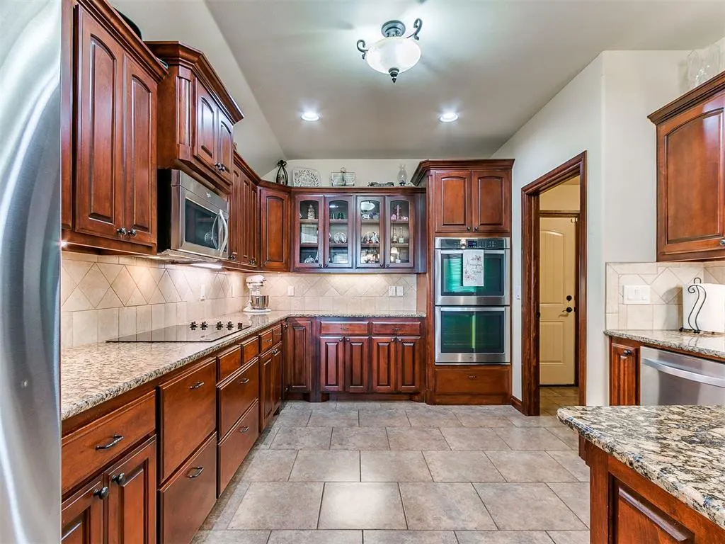 Photo 12 — 1670 Meadow Creek Circle, Newcastle, OK 73065
